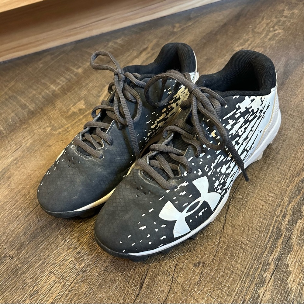 Under Armour Youth Baseball Cleats
